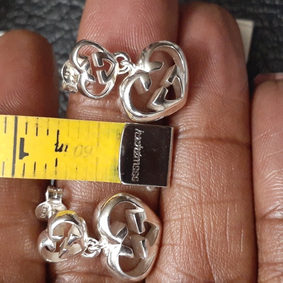 GUCCI STERLING SILVER HEART LOGO EARRINGS NIB - Picture 5 of 8